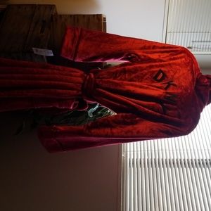Red Velvet DKNY robe